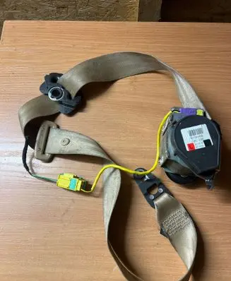 Volkswagen Touareg I Front seatbelt 601391400 008L000
