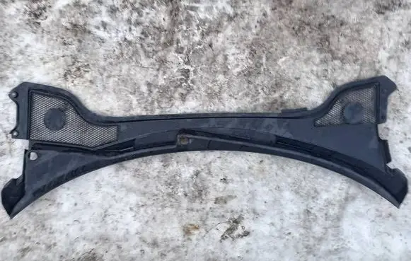 Mitsubishi Lancer X Wiper trim 8J2819401