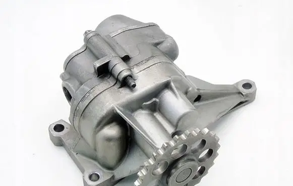 Mercedes-Benz Vito Viano W638 Oil pump 6111810201