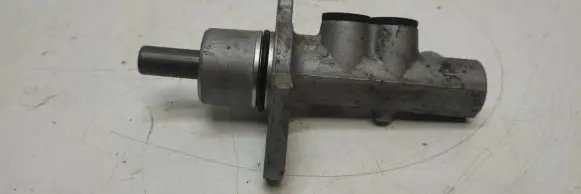 Master brake cylinder