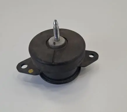 Nissan Leaf II (ZE1) Engine mount bracket