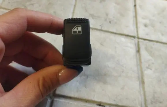 KIA Sorento Electric window control switch