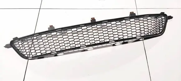 Lexus IS 220D-250-350 Front bumper lower grill 5311253010 53112-53010