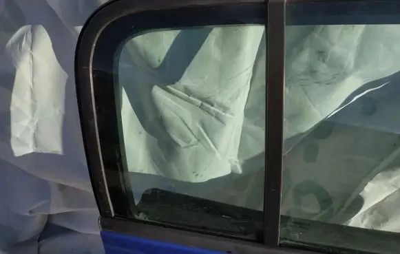 Renault Megane II Rear vent window glass 