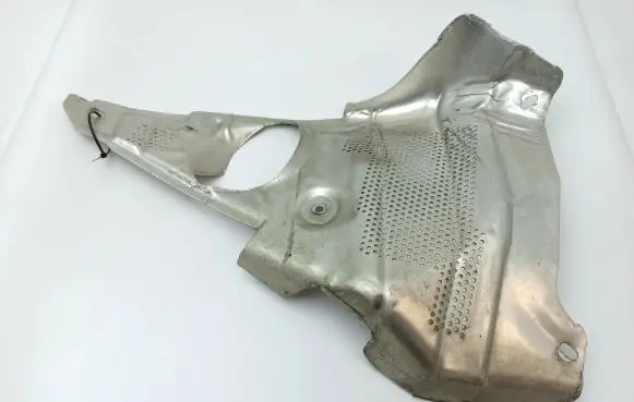 Jaguar XJ X308 Heat shield in engine bay GNC9338A GNC9338