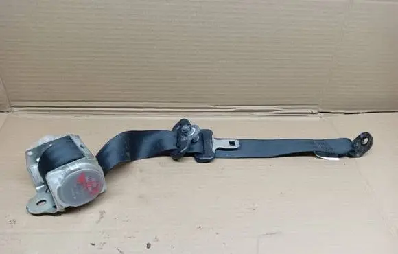 Suzuki Swift II Rear seatbelt 8496068L0 7P1660 W122981