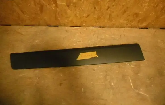 Opel Crossland X Front door trim (molding) 13482096