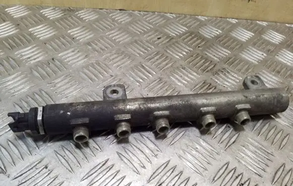 Opel Zafira B Fuel main line pipe 0445214095 55197370