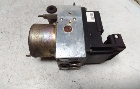 Nissan X-Trail T30 ABS Pump 47600AR005 TD8209 J3630NA