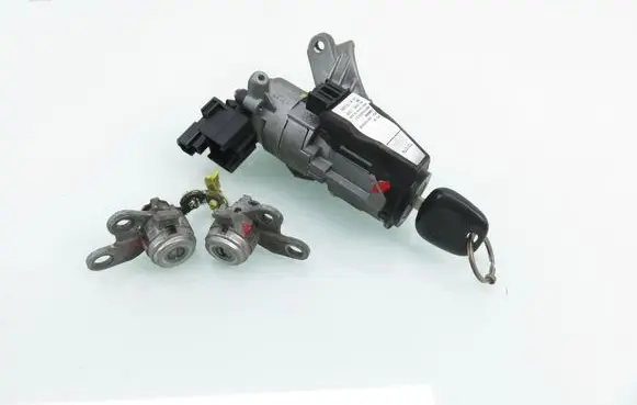 Toyota Yaris Ignition lock 450200D01