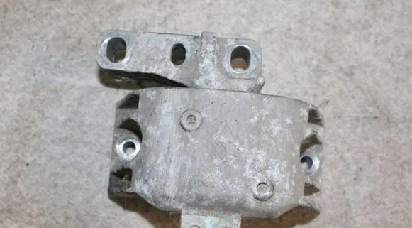 Audi TT Mk1 Engine mount bracket 1J0199262BF