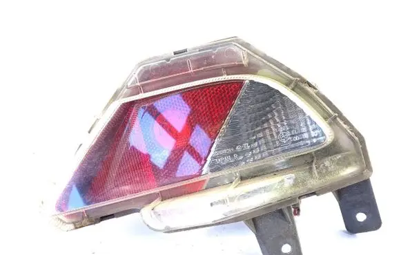 Toyota RAV 4 (XA40) Rear bumper light 