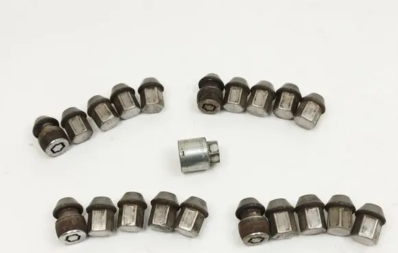 Land Rover Evoque I Nuts/bolts 