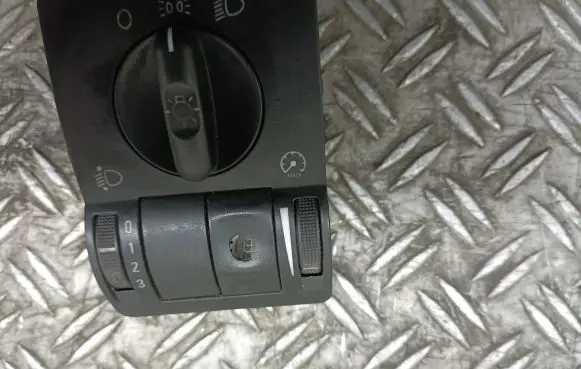 Opel Combo C Light switch