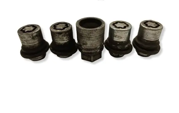 Toyota Corolla Verso AR10 Anti-theft wheel nuts and lock PZ41399683 PZ4139968300