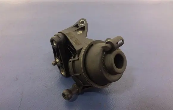 Audi A8 S8 D4 4H Turbo system vacuum part