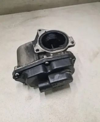 Volkswagen Golf VI EGR valve 03L131501E