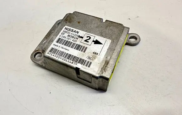 Nissan Primera Airbag control unit/module 0285001420 98820AV200 2045001682