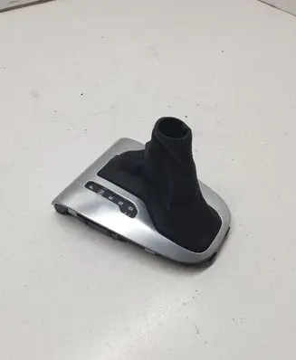 Opel Astra J Gear shifter surround trim plastic 13360795 112102637