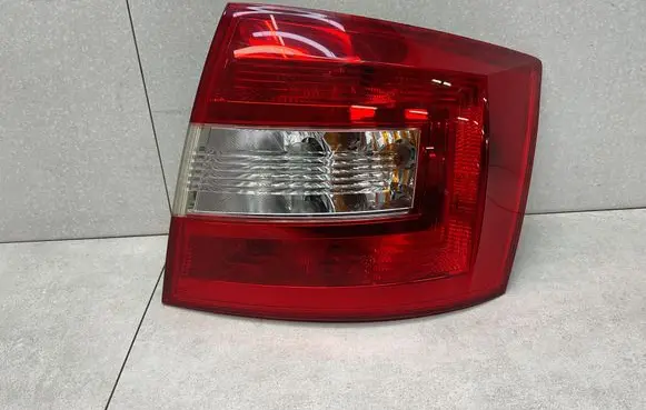Skoda Rapid (NH) Rear/tail lights 5JJ945096