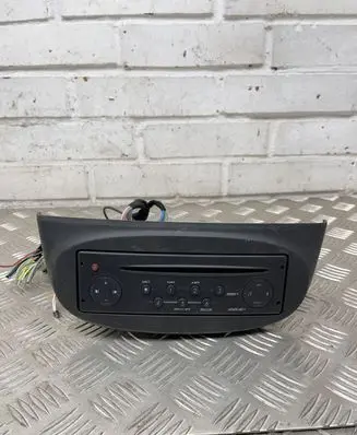 Renault Twingo II Radio/CD/DVD/GPS head unit 8200882966 8200882966T