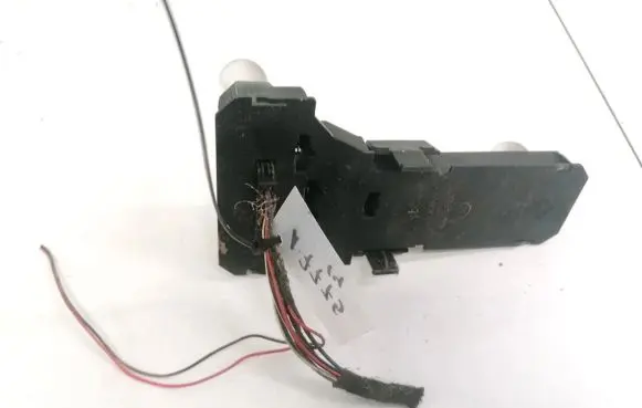 Volkswagen PASSAT B5 Tail light bulb cover holder 3B9945257