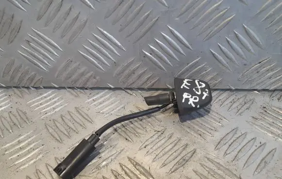 BMW 1 E81 E87 Windshield washer spray nozzle 