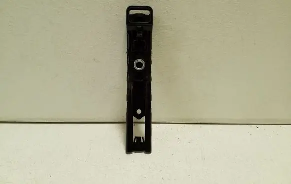 Volkswagen Tiguan Seat belt adjustment rail 4M0857819