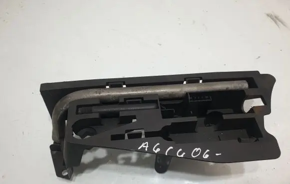 Audi A6 S6 C6 4F Tool set 4F5012111A