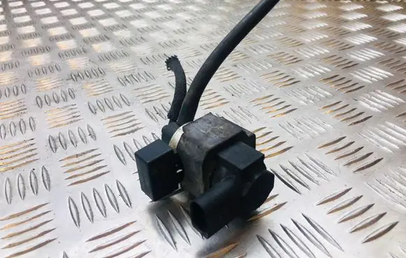 Audi A6 S6 C5 4B Turbo solenoid valve 059906629A