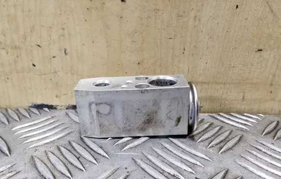 Air conditioning (A/C) expansion valve