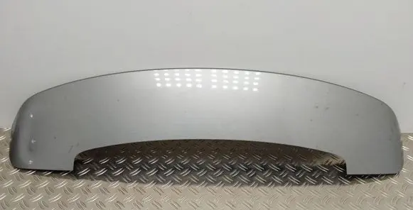 Tailgate/trunk spoiler