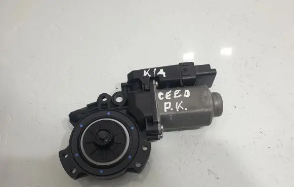 KIA Ceed Front door window regulator motor 402055D