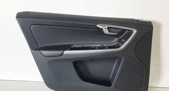 Volvo XC60 Front door card panel trim 