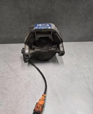 Audi A6 C7 Engine mount bracket 