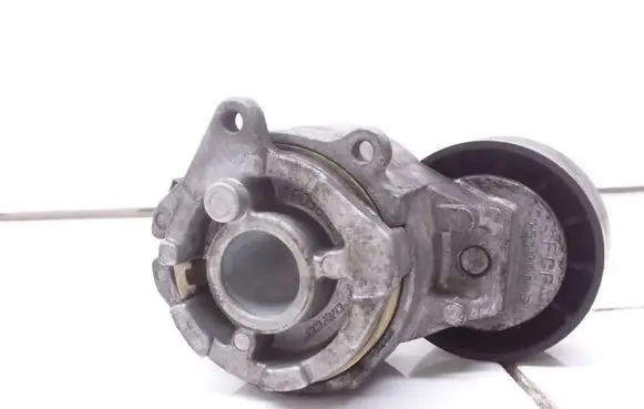 Opel Zafira B Generator/alternator belt tensioner