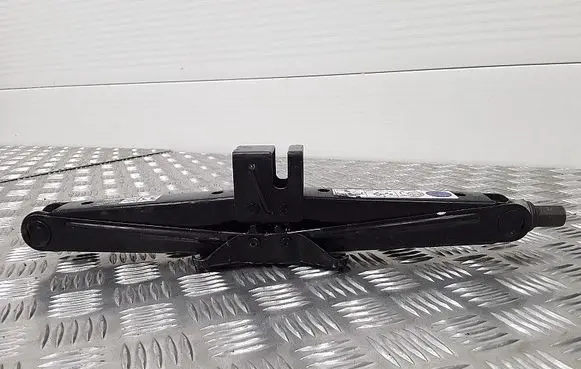 Fiat 500L Tool set 519327560