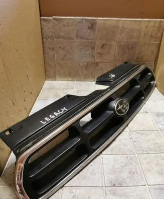 Subaru Legacy Front bumper upper radiator grill