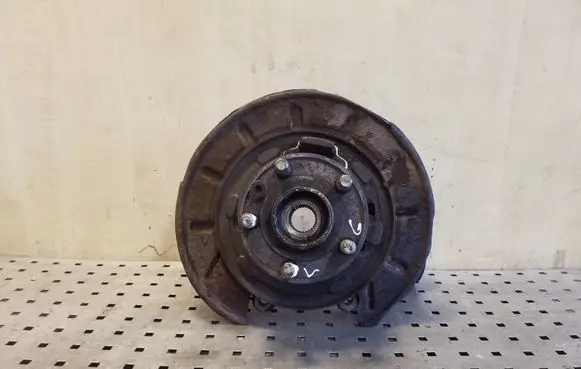 Land Rover Freelander 2 - LR2 Rear wheel hub 