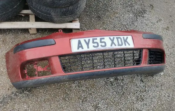 Volkswagen Golf V Front bumper 1K0807221