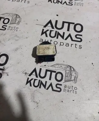 BMW 3 E90 E91 Glow plug pre-heat relay 7810856 22120103 SW07711