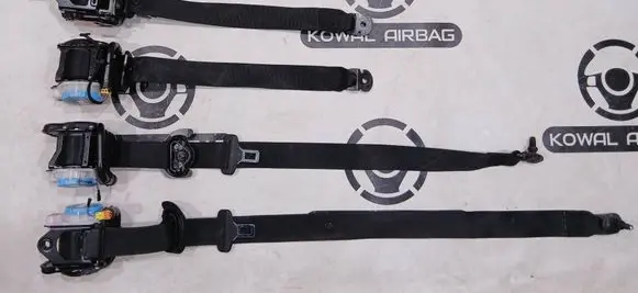 Mercedes-Benz B W246 W242 Set of seat belts 307068099228 307068199228 A2468603185