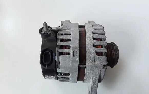Hyundai Tucson TL Generator/alternator 373002B970