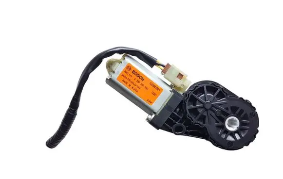 Mazda CX-5 II Seat adjustment motor 0390203832 7J20B1021