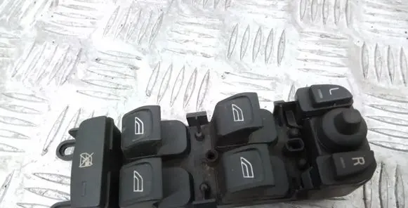Volvo V70 Electric window control switch 30773269