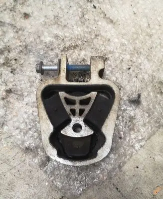 Ford Fusion II Gearbox mount DP536P082CB