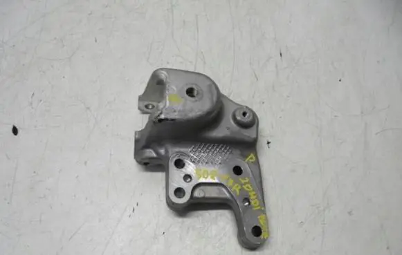 Peugeot 508 Engine mount bracket 96819171
