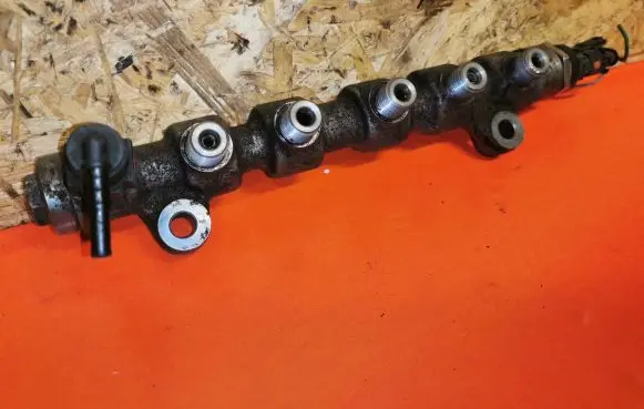 Nissan Interstar Fuel main line pipe 0445214142 H82148037 051593L4
