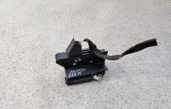 Dacia Sandero II Rear door lock 