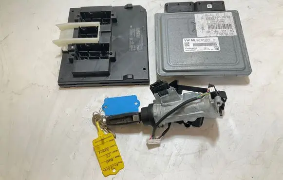 Audi A3 S3 8V Engine ECU kit and lock set 06K907425B 5WA18004 5WA1800401